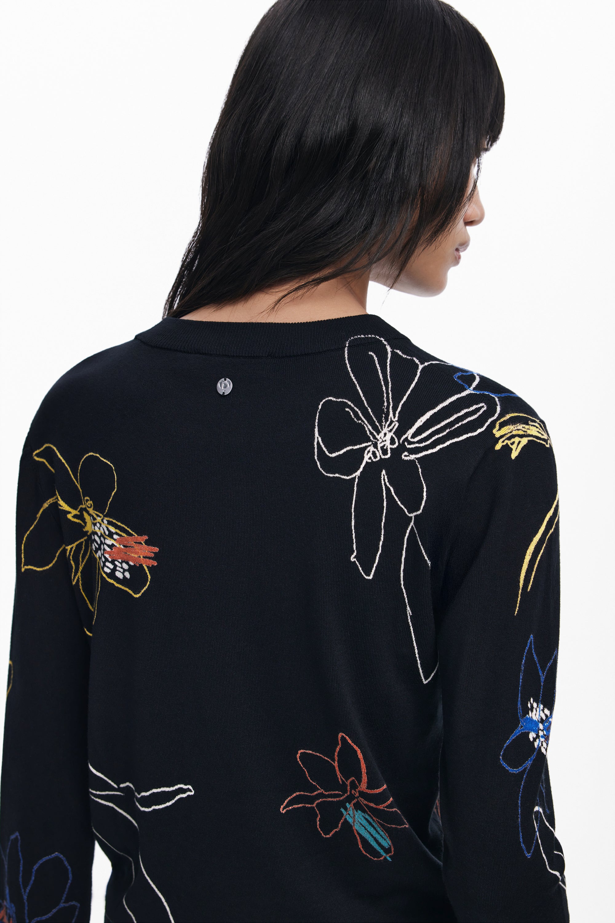 Fine sweater with floral strokes