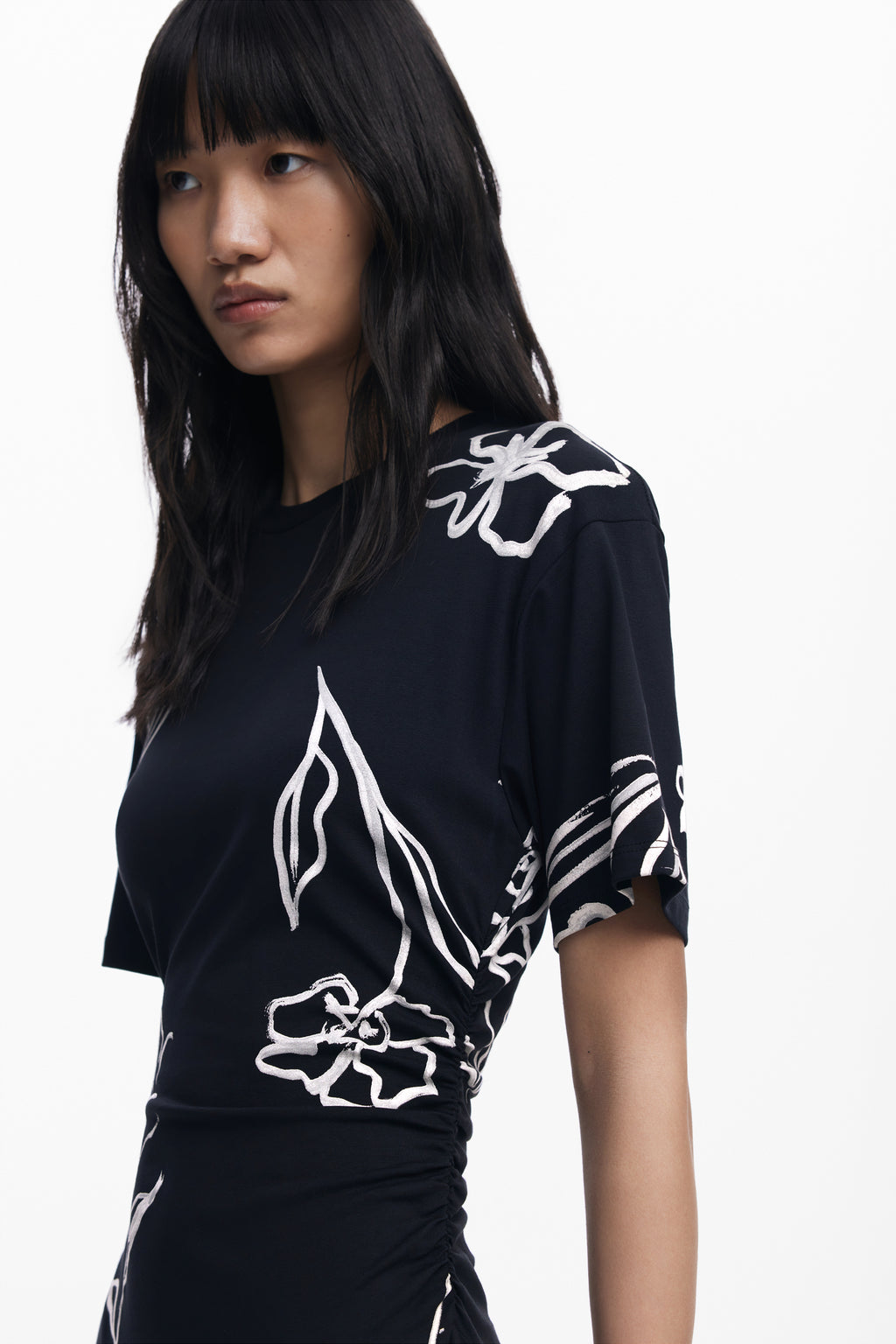 Asymmetric dress with floral strokes